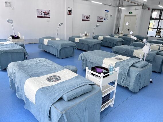 赣州经开区技工学校与赣州职业技术学院党委开展结对共建活动