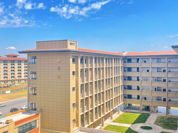 于都科技学校迎来新一轮发展高峰：加强实践教学，推动产学研一体化融合